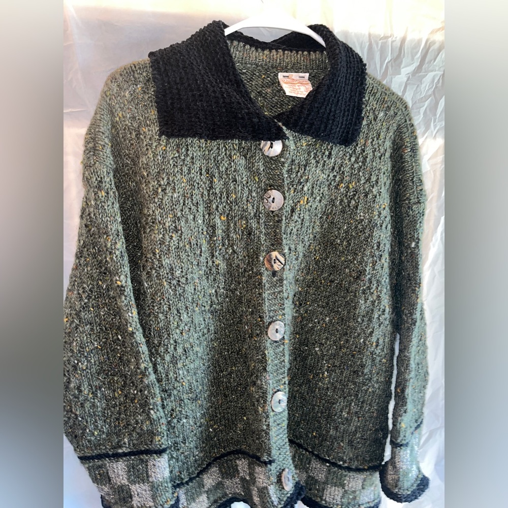 Roisin Ouoh Ireland Women’s Cardigan Button Front Sweater Pure New Wool Green